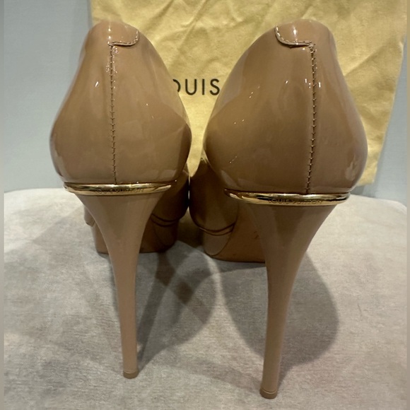 Louis Vuitton shoes - Picture 2 of 11